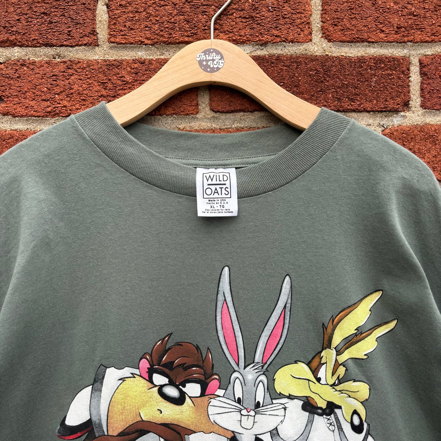 Vintage 90s Looney Tunes Football Green Graphic Tee