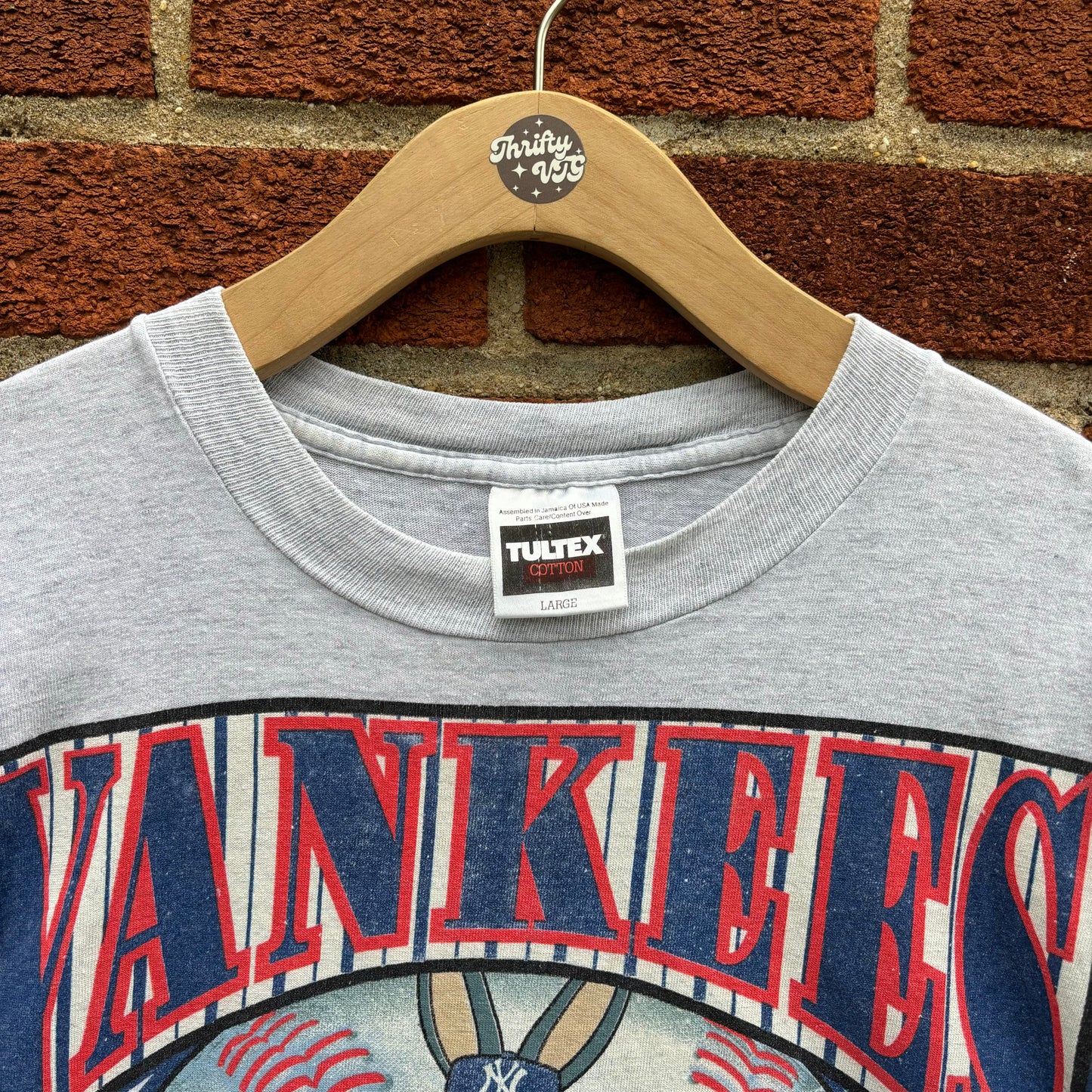 Vintage 90s New York Yankees Looney Tunes Graphic Tee